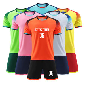 Uniforme de Fútbol Personalizado al por Mayor, Ligero y Transpirable, Jersey y Pantalones Cortos a Todo Color, Conjunto de Entrenamiento para Equipos y Clubes de Fútbol - Product Image 1