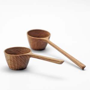 Cuchara de café de madera confiable, un accesorio esencial para áreas de preparación de bebidas organizadas en cocinas concurridas. - Product Image 5