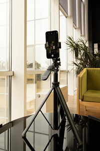 Proove Elevate X Selfie Stick Trépied avec télécommande pour YouTube Social Media Group Photos & Video Calls - Product Image 6