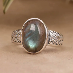 Bague élégante de réglage de lunette en pierre précieuse Labradorite délicate en argent sterling 925 bagues de fiançailles écologiques bijoux fins pour - Product Image 2