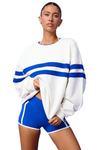 Ensemble deux pièces sportif pour femme : sweat-shirt oversize et mini-short élastique à rayures contrastées avec logo personnalisé - Product Image 2
