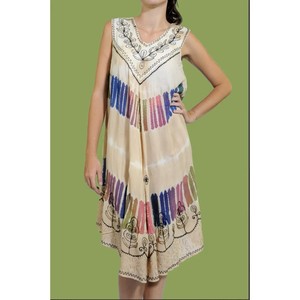 Robe décontractée bohème sans manches Culture Blend, robe courte sans manches avec broderie complexe - Product Image 3