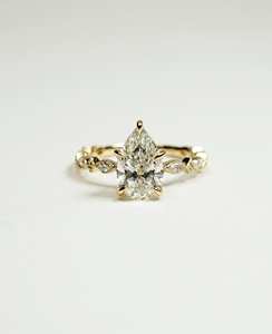 Anillo de compromiso de moissanita con corte de pera de 3 quilates en Configuración de pavé de Halo oculto, oro blanco de 14 quilates, aniversario clásico o regalo de boda para ella - Product Image 1