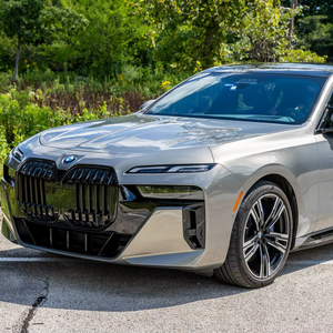 2023 i7 xDrive60 Doble Motor AWD, Equipamiento de Alta Gama, Interior Tartufo, Sin Modificaciones - Product Image 1