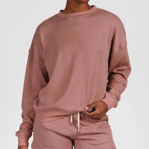 Ensemble de survêtement et short en tricot décontracté pour femmes, manches longues, au-dessus du genou, uni, moderne, deux pièces pour l'été - Product Image 1