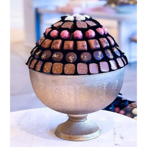 ชามโลหะสีทองพร้อมที่จับลายดอกไม้ทำด้วยมือชามเสิร์ฟขนมหวานสำหรับเสิร์ฟขนมหวานบนโต๊ะแบบพิเศษ - Product Image 3