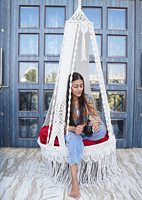 Fauteuil suspendu en macramé en coton relaxant, forme ronde, design moderne, couleur naturelle, pour l'intérieur et l'extérieur, idéal pour le Nouvel An