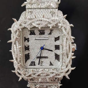 Montre personnalisée de style hip-hop classique de 41 mm avec date, chiffres romains, verre vert époustouflant, entièrement sertie de diamants en moissanite, boîtier extérieur vert - Product Image 1