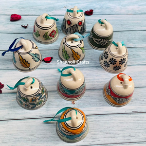 Campana de Cerámica Azul Hecha a Mano en India de Buena Calidad con Lazo para Colgar, Adornos Navideños, Decoración del Hogar - Product Image 4