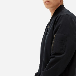 Blouson Bomber Homme Léger en Polyester, Col Montant Personnalisé OEM, Hiver Imperméable Respirant Style Urbain Simple Fermeture Avant - Product Image 4