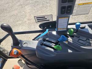 TRACTOR LS MT352H DE ALTO RENDIMIENTO, 52 HP, TURBO DIÉSEL, 3 VELOCIDADES, HÍBRIDO 4X4, 2 REMOTES TRASEROS Y LUZ DE TRABAJO, APROBADO POR EPA Y CE, EN VENTA - Product Image 6