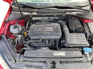 Volkswagen Golf Alltrack SE 2017 d'occasion, 1 propriétaire, boîte manuelle 6 vitesses, moteur turbo 4 cylindres, transmission intégrale, rouge Tornado, non modifiée - Product Image 6