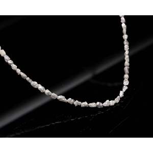 Collier en argent gris avec perles de diamant brut non taillées et élégantes - Product Image 2