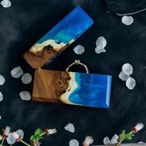 RÚSTICO HECHO A MANO Venta al por mayor Propuesta de compromiso Boda Único Doble Ranura Caja de anillo de joyería de madera y resina - Product Image 6