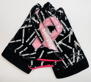 Gants de football américain personnalisés en cuir synthétique rose avec revêtement en silicone antidérapant pour la vente en gros - Product Image 5