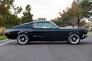 8R01C156160 Auto Clásico Usado de 1968, Estilo Muscle Car, Motor V8 de Alto Rendimiento, Coupé Americano Vintage Restaurado, Bajo Kilometraje - Product Image 2