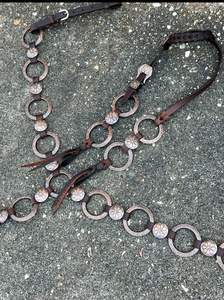 Cabecera de cuero occidental de alta resistencia con talla floral tradicional perfecta para rodeo y senderos a la venta - Product Image 3