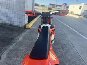 Disponible dès maintenant : Nouvelles motos 350 XCFs 2025 en stock F8275Y0 - Product Image 4