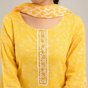 Kurta de Mujer con Corte en A y Diseño de Estampado Floral Amarillo en el Pecho, Incluye Pantalones y Conjunto de Dupatta - Product Image 6