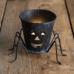 Portavelas de araña de metal con diseño de calavera recortada, decoración de mesa de Halloween, construcción de hierro duradera para un ambiente festivo espeluznante - Product Image 6