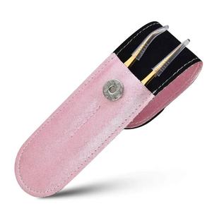 Pinzas Profesionales de Acero Inoxidable para Extensión de Pestañas, 2 Piezas, 4.5 Pulgadas, Punta Recta y en Ángulo de 45 Grados, con Estuche de Cuero - Product Image 1