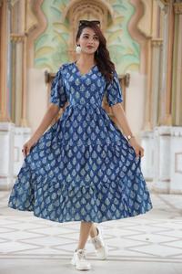 ชุดเดรสผ้าฝ้ายแท้ 100% ย้อมครามด้วยมือ ระบายอากาศได้ดี เป็นมิตรกับสิ่งแวดล้อม เหมาะสำหรับฤดูใบไม้ผลิและฤดูร้อน ทรงปกติ ความยาวระดับเข่า เอวธรรมชาติ สไตล์ลำลอง - Product Image 3