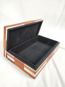 Boîte rectangulaire en bois massif fait main avec incrustations, décoration moderne pour la maison, boîte de rangement pour bijoux, artisanat de table - Product Image 3