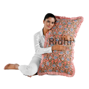 ปลอกหมอนอิงลายดอกไม้สีชมพูเข้ม RIDHI ขนาด 20x36 นิ้ว พร้อมระบาย ผ้าฝ้ายทำมือ พิมพ์ลายบล็อก ปรับแต่งได้ ซักเครื่องได้ - Product Image 1