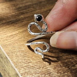 แหวนพลอยนิลสีดำอินเทรนด์คอลเลกชั่นใหม่น้ำหนักเบาสไตล์คลาสสิกสำหรับงานแต่งงานและงานเลี้ยง - Product Image 2