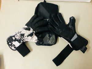 Guantes de Portero de Fútbol Profesionales con Logotipo Personalizado al por Mayor, Diseño 2025, Látex, Dedos Completos, Correa de Muñeca Ajustable, Impermeables - Product Image 3