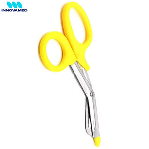 Tijeras de Emergencia con Mango de Plástico de 7.5 Pulgadas, Tijeras Amarillas para Vendajes de Paramédicos, Modelo II-TS-1908, Clase I Manual de INNOVAMED - Product Image 3