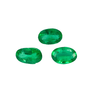 Lot de 3 émeraudes vertes naturelles taillées en ovale, facettées, pour montures à trois pierres sur mesure (griffes et sertissages) - Product Image 6