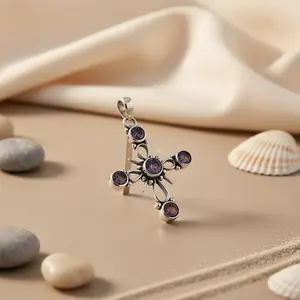 Colgante de Cruz de Amatista en Plata 925 Hecho a Mano para Mujer, Joyería Religiosa con Piedras Preciosas y Dijes de Platino y Oro Rosa - Product Image 3