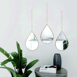Ensemble de miroirs muraux de qualité exportée avec chaîne suspendue (lot de 3) pour la décoration de la maison disponible en grande quantité depuis l'Inde - Product Image 1