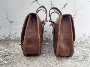 Alforjas de motocicleta de cuero de búfalo genuino Alforjas 2 bolsas laterales en marrón Estilo de moda elegante - Product Image 4