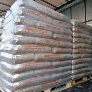 Pellets de madera DIN PLUS / EN Pellets de madera Venta al por mayor de Europa Pellets de madera de biomasa en bolsas de plástico de 15kg. - Product Image 2