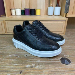 Sneakers décontractées en cuir de crocodile noir 100% pour hommes, chaussures à plateforme à lacets - Product Image 1