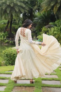 Vestido Anarkali de trabajo de encaje Gamthi de algodón de último diseñador de FabZone - Product Image 5