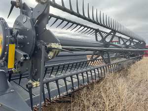 2022 Massey Ferguson 5400 Platform-75 HP Tractor utilitario 4WD con características avanzadas para uso agrícola y de construcción - Product Image 6