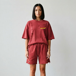 Ensemble 2 pièces pour femme, streetwear décontracté d'été, t-shirt et short hip-hop respirants, logo imprimé DTF personnalisé, style usé. - Product Image 4