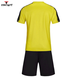 Uniformes de fútbol de poliéster 100% hechos a medida, nuevo diseño con sublimación a la venta - Product Image 2