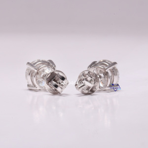 Boucles d'oreilles minimalistes pour enfants en argent sterling 925 avec diamant de laboratoire taille brillant, clarté VVS, pour mariage, anniversaire, fête - Product Image 5