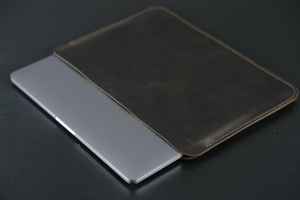 Funda para portátil de cuero genuino hecha a mano de primera calidad, funda para portátil duradera y ligera, elegante funda Vintage para profesionales de negocios - Product Image 3