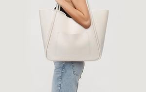 Style-Forward Sac à main fourre-tout en cuir avec logo personnalisé pour femme Excellent choix quotidien de notre collection - Product Image 2