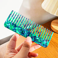 Peigne de poche pour filles en gros, dents et manche en plastique, brosse à cheveux pour usage domestique JR JR- Fashion