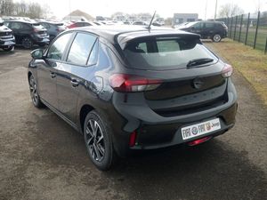 CORSA HATCHBACK 2025 USADO EN BUEN ESTADO CON FRENO DE ESTACIONAMIENTO AUTOMÁTICO - Product Image 5