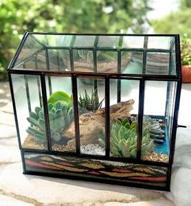 Terrarium en verre avec cadre en métal fabriqué à la main à partir de verre et de métal de haute qualité pour la décoration de maison et de mariage - Product Image 2