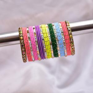 Ensemble de bracelets Chudiyan pour mariée, prix abordable, couleur rose, élégants bracelets brodés avec pendentif Bunda/Jhumka - Product Image 6