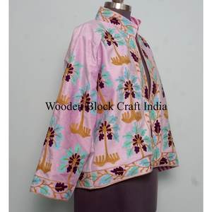 Veste courte d'hiver pour femmes, style vintage, velours rose, motif Suzani bohème, broderie, doublure en coton, matelassée - Product Image 4