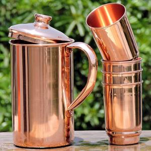 Pichet en cuivre avec gaufrage floral et finition polie antique parfait pour le stockage de l'eau ayurvédique et l'hydratation quotidienne - Product Image 5